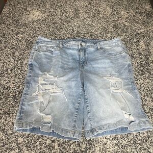 Torrid light wash denim distressed Bermuda shorts size 18 modest Jean shorts